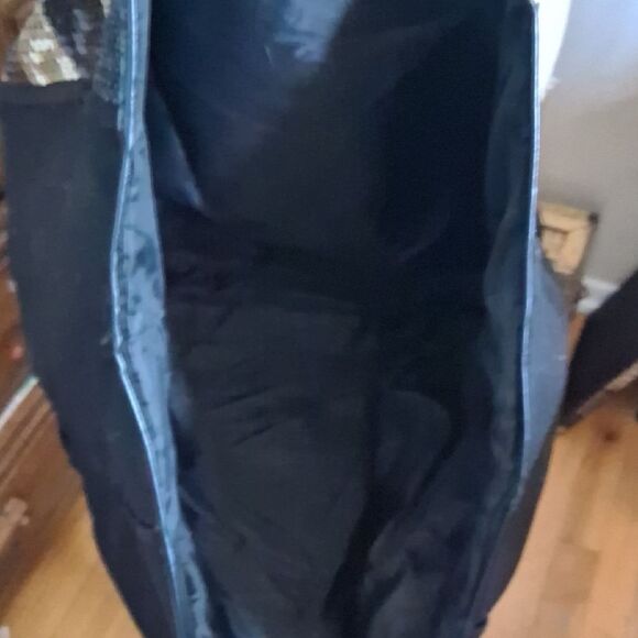 VS Sequin Striped Large Tote Bag - Black, Silver, Red - Picture 4 of 5